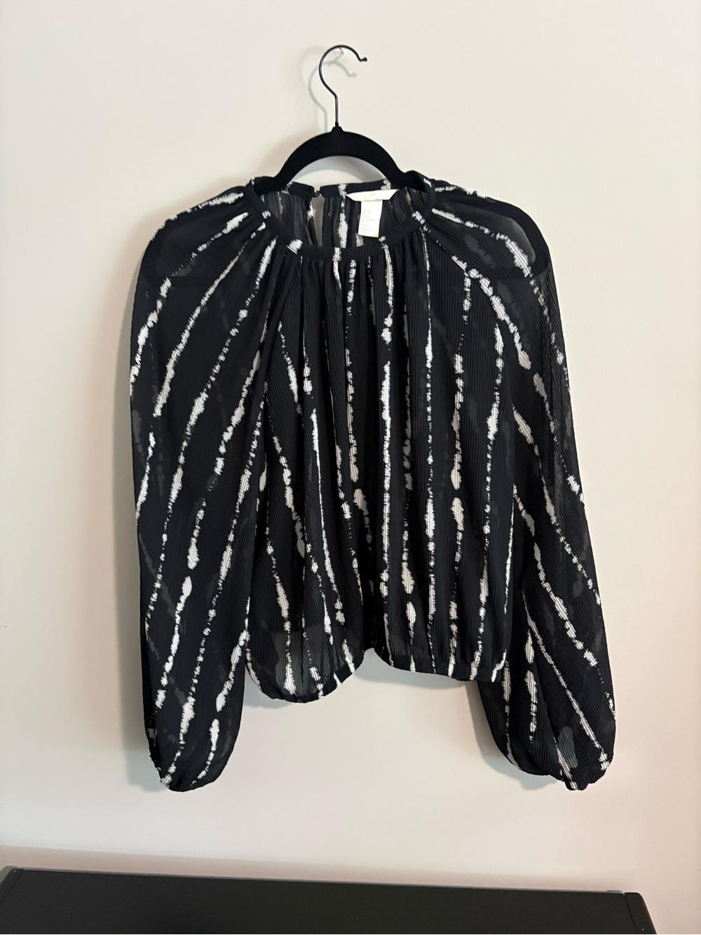 H&M Black and White Pleated Balloon-Sleeve Blouse